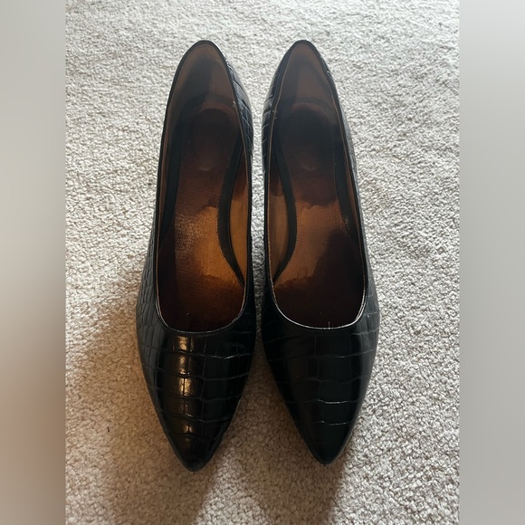 Clark’s black crocodile leather heels size 10 - Picture 3 of 3